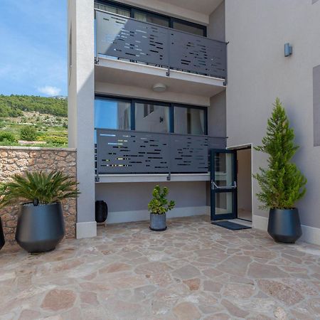 Grey House Apartment Бол Екстериор снимка
