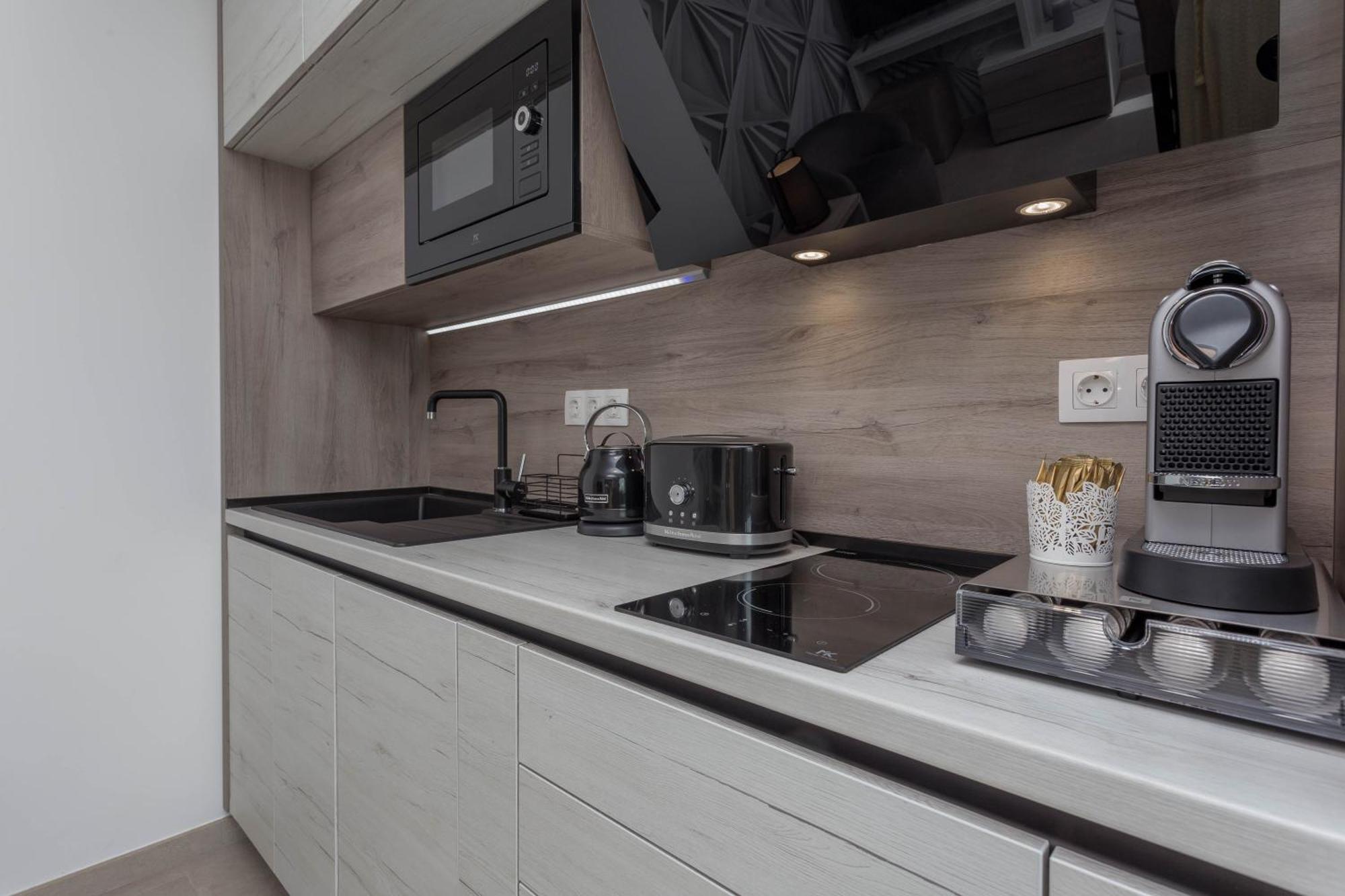 Grey House Apartment Бол Екстериор снимка